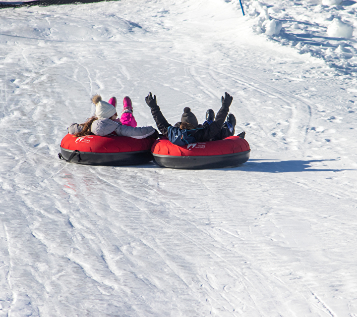 Le snowtubing : activité nordique 100% fun