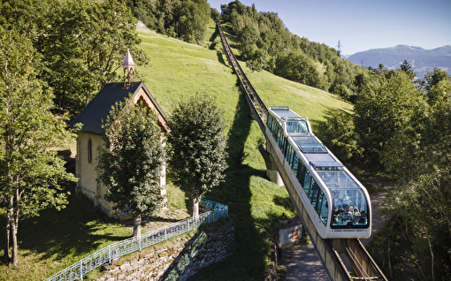 Funiculaire de Bourg St Maurice qui monte à la station des Arcs