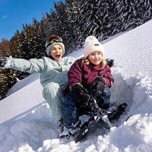 On s'amuse dans la neige