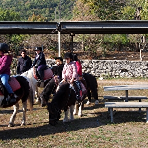Balade d'initiation au poney à Villard de Lans