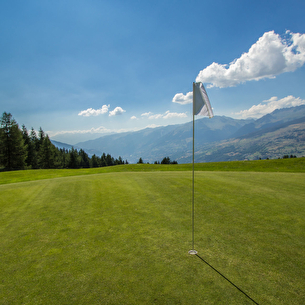 Activité golf sur le parcours d'Arc 1800