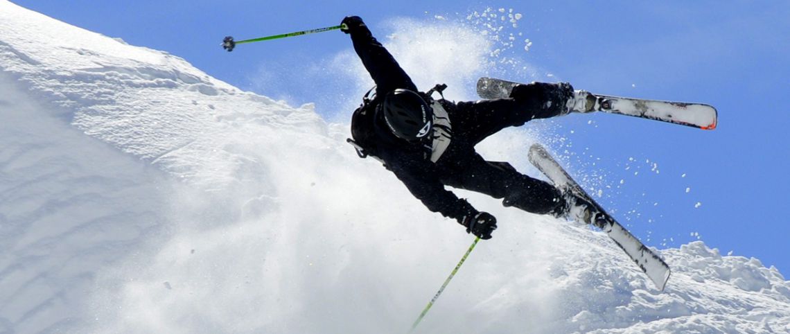 Bien choisir ses skis : les catégories de skis
