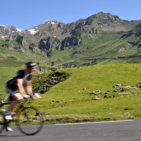 Cyclo : 10 cols et montées de légende en montagne